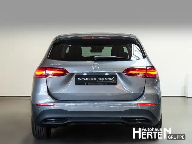 Mercedes-Benz B-Class view 4