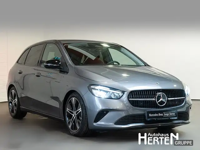 Mercedes-Benz B-Class view 3