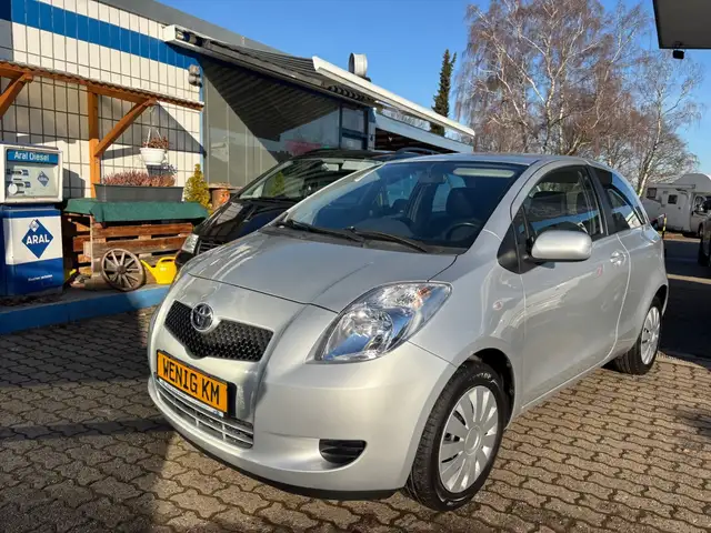 Toyota Yaris Sol - Tüv NEU - Klima - WENIG KM