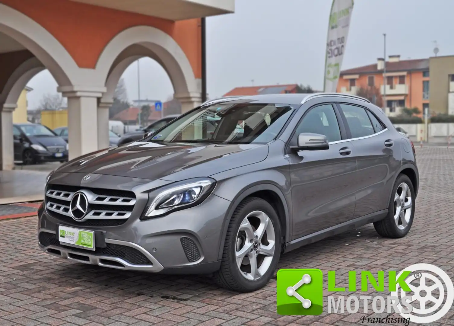 Mercedes-Benz GLA 180 Sport 122 CV - Tagliandi Certificati Grigio - 1