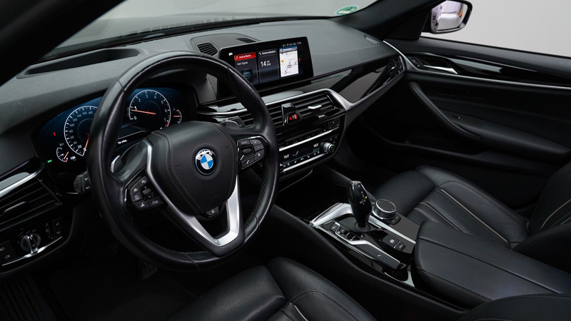 BMW 540 i Touring xDrive Sport Line*AHK*PANO*HUD*ACC* — photo 8