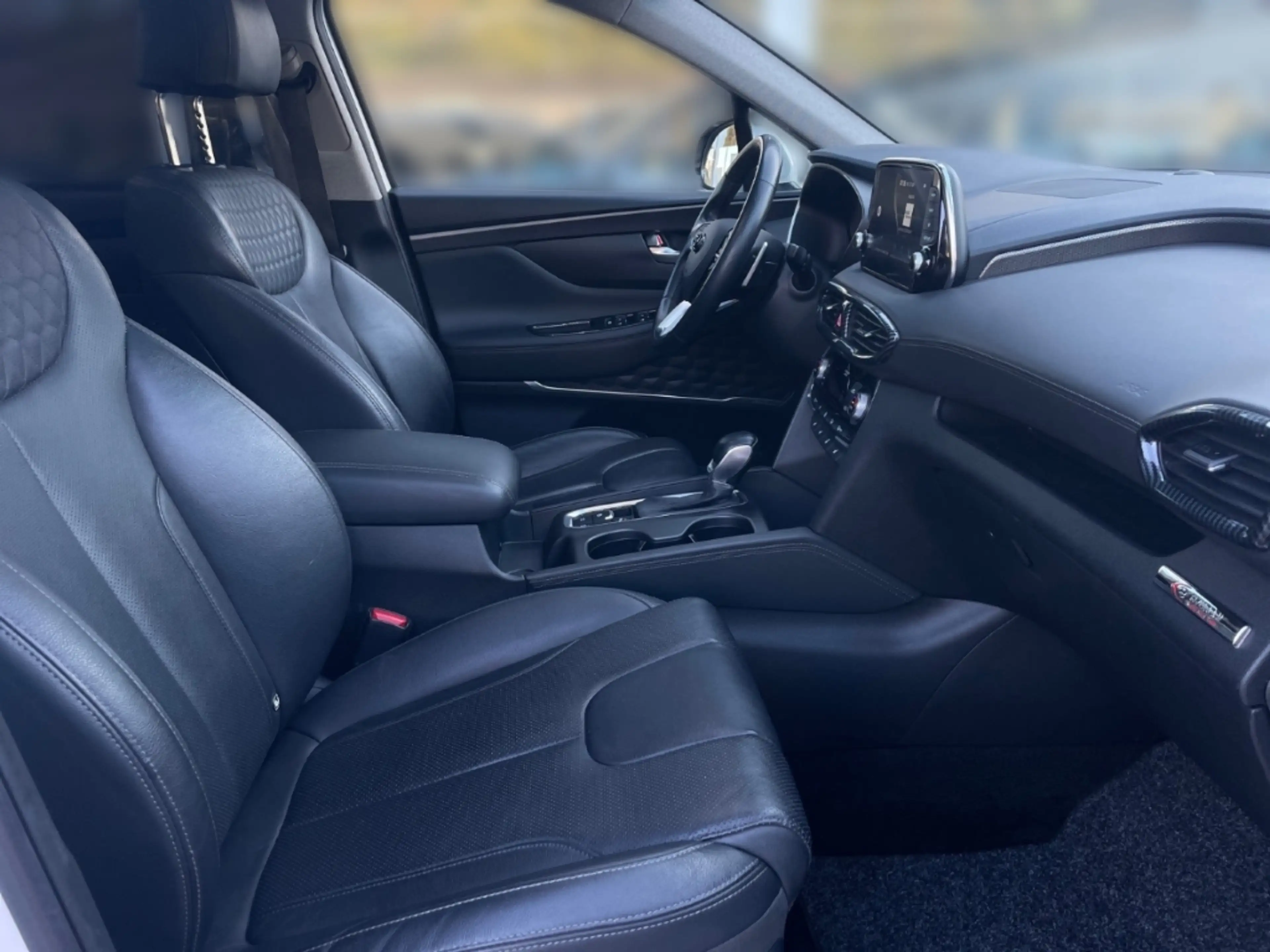 Hyundai SANTA FE Premium 4WD — photo 15