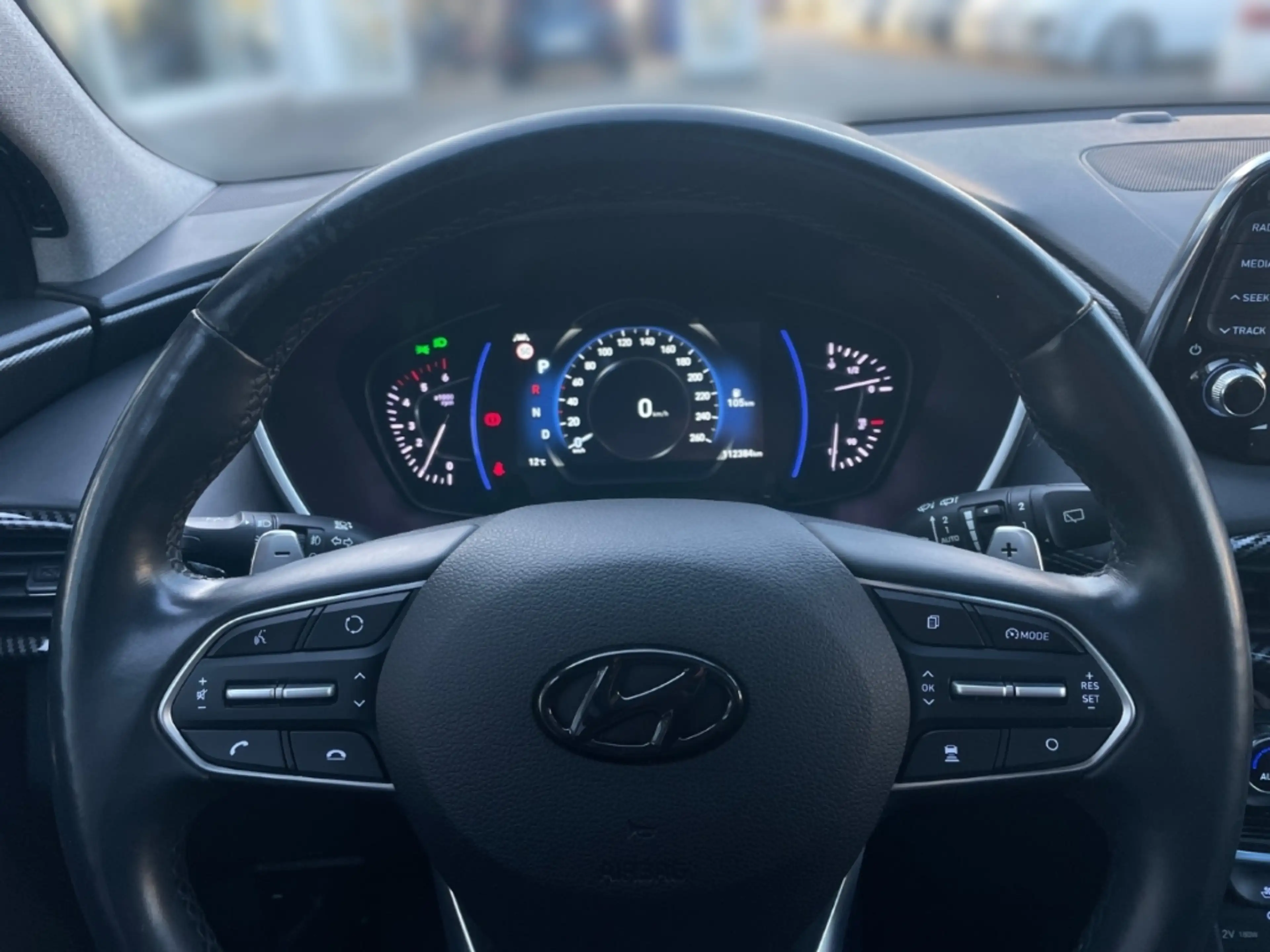 Hyundai SANTA FE Premium 4WD — photo 9