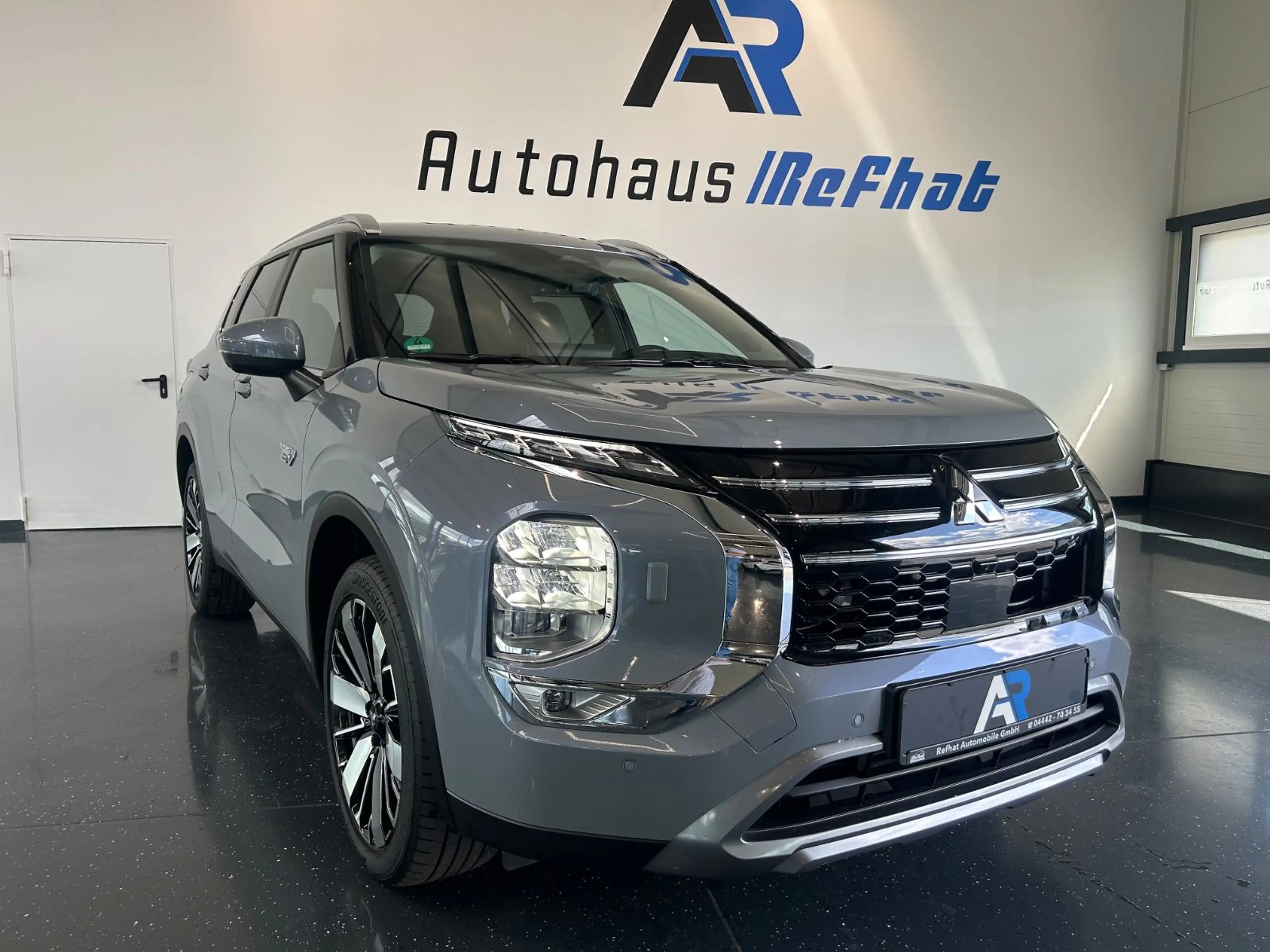 Mitsubishi Outlander 2.4 PHEV S-AWC Intro Edition*VOLL* — photo 4