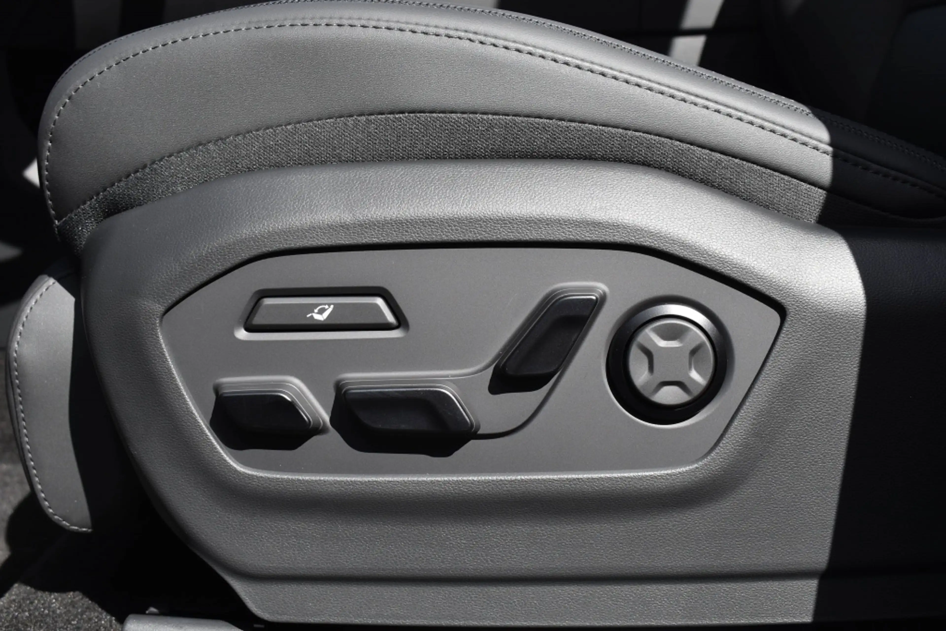 Hyundai SANTA FE 1.6 T-GDI PHEV 7-ZITS Blackline VOORRAAD VOORDEEL! — photo 12