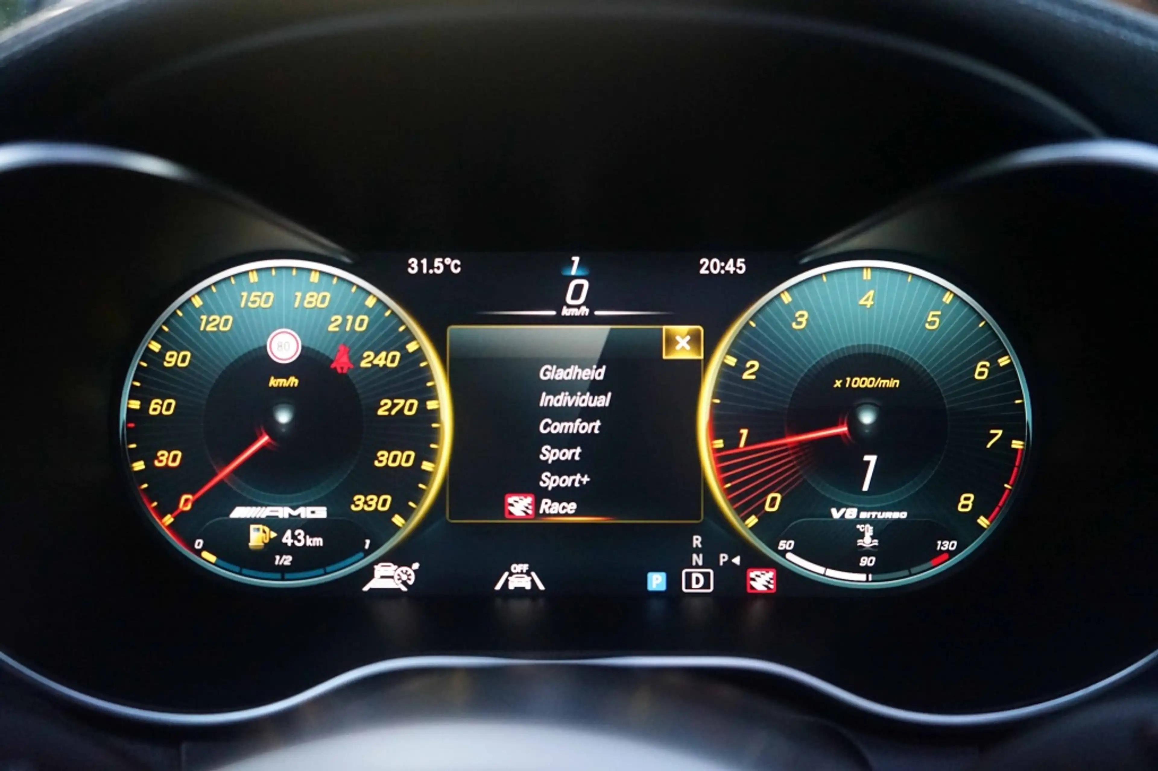 Mercedes-Benz C 63 AMG C63S S Estate Ceramic/Pano/Carbon/Track/510PK/26DK — photo 31