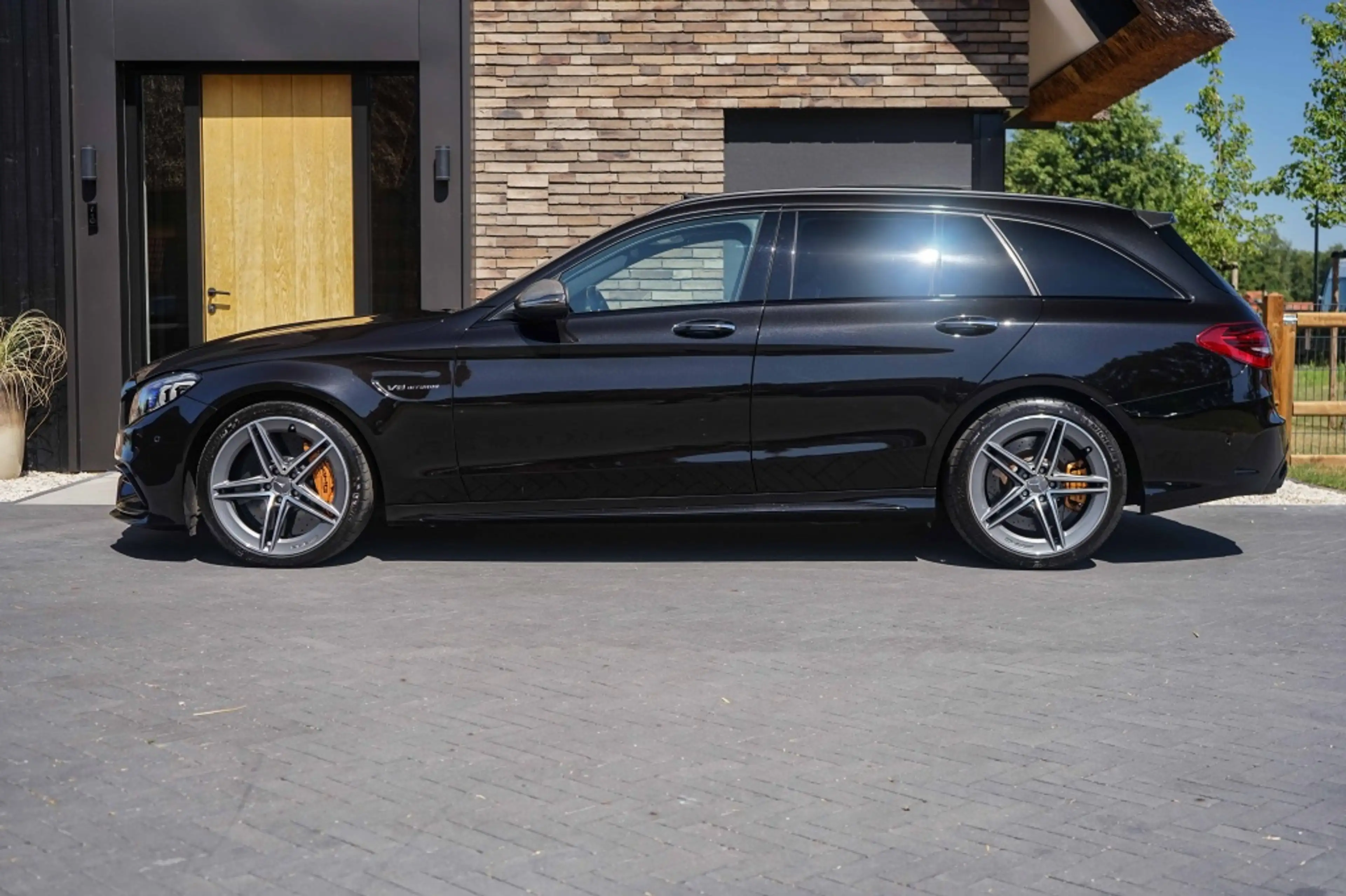 Mercedes-Benz C 63 AMG C63S S Estate Ceramic/Pano/Carbon/Track/510PK/26DK — photo 10