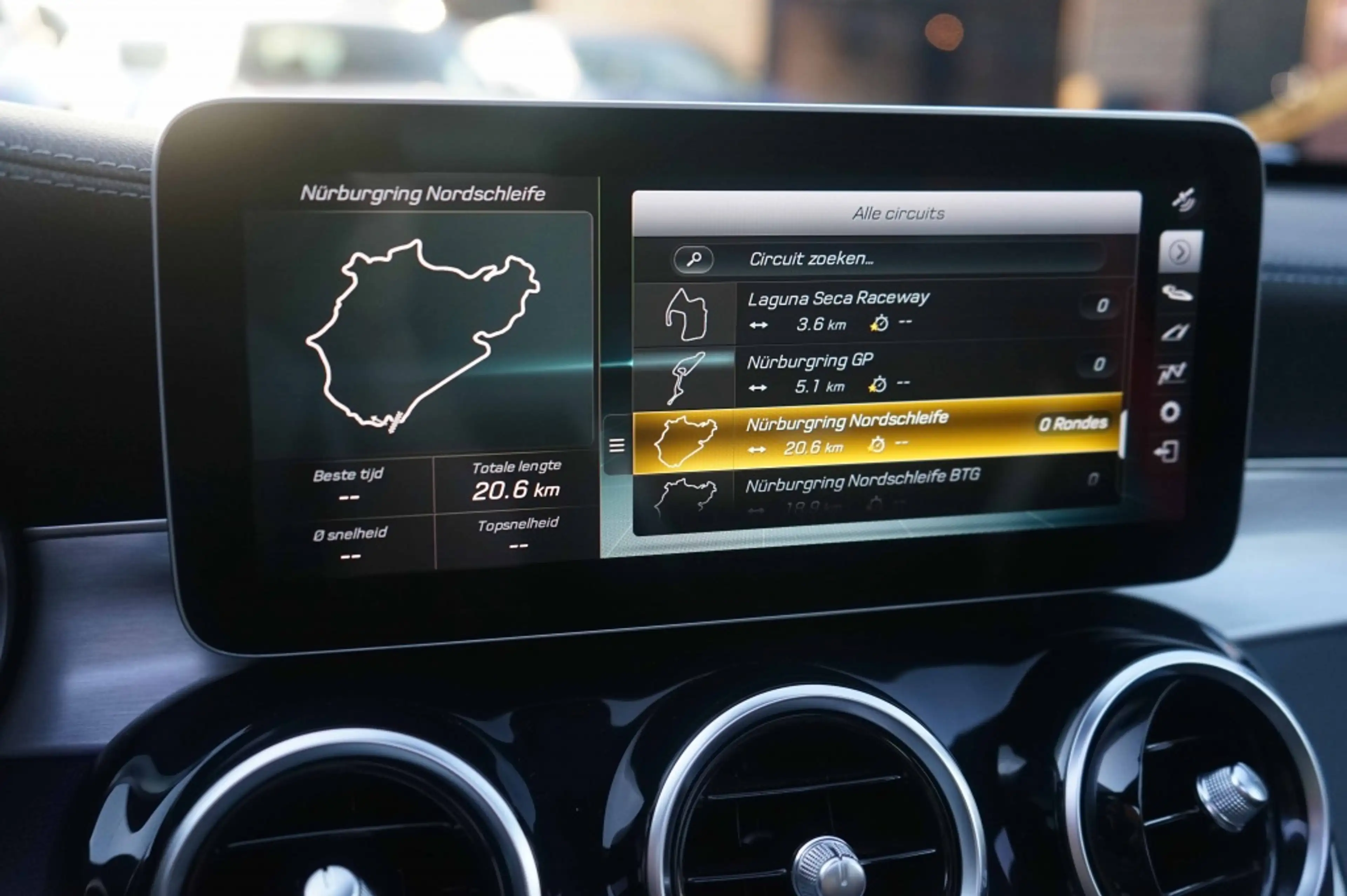 Mercedes-Benz C 63 AMG C63S S Estate Ceramic/Pano/Carbon/Track/510PK/26DK — photo 24