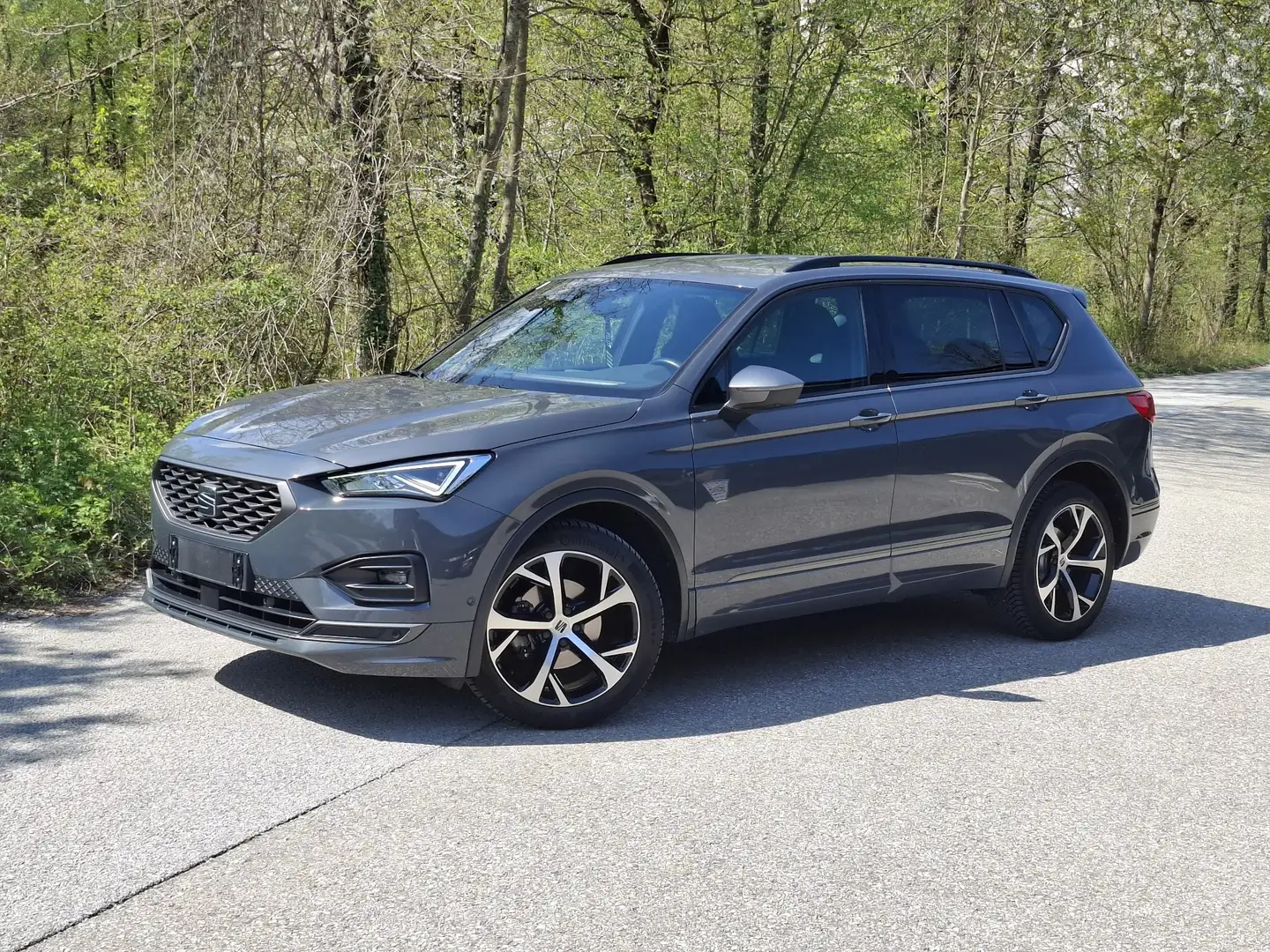SEAT Tarraco Tarraco 1,5 TSI ACT FR DSG FR Grau - 1