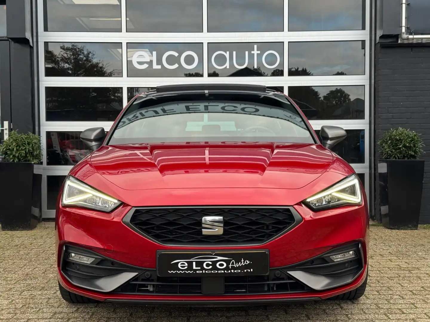 SEAT Leon 1.5 eTSI FR Launch Edition / Pano Rood - 2