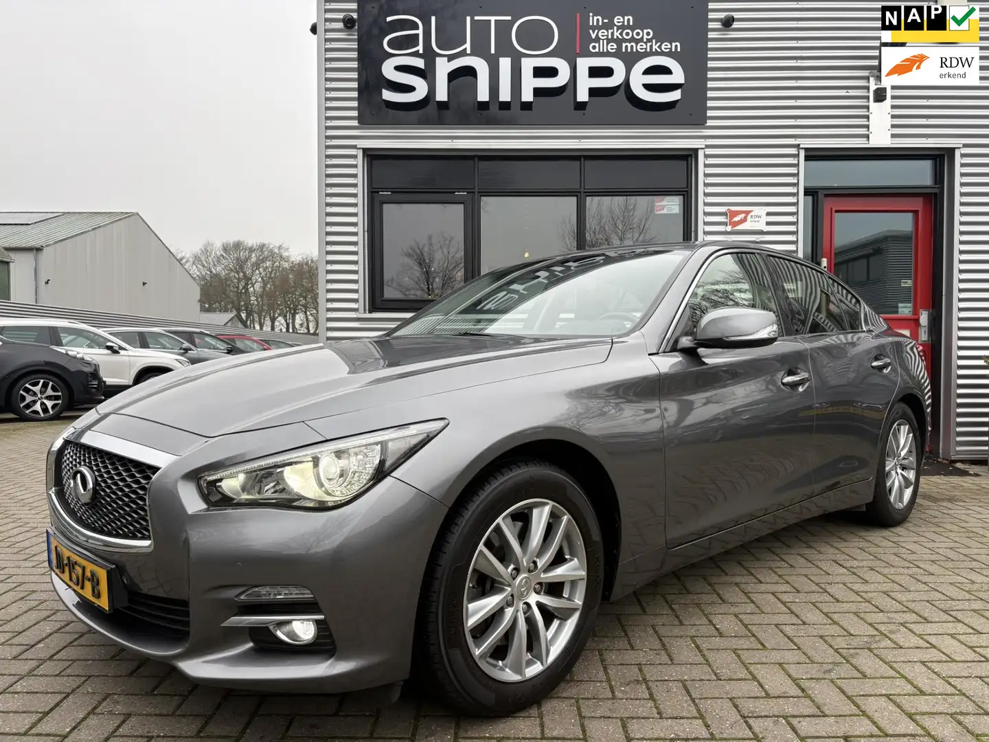 Infiniti Q50 2.0t Business Premium 211 PK -AUTOMAAT-VOLLEDER-LE Grau - 1