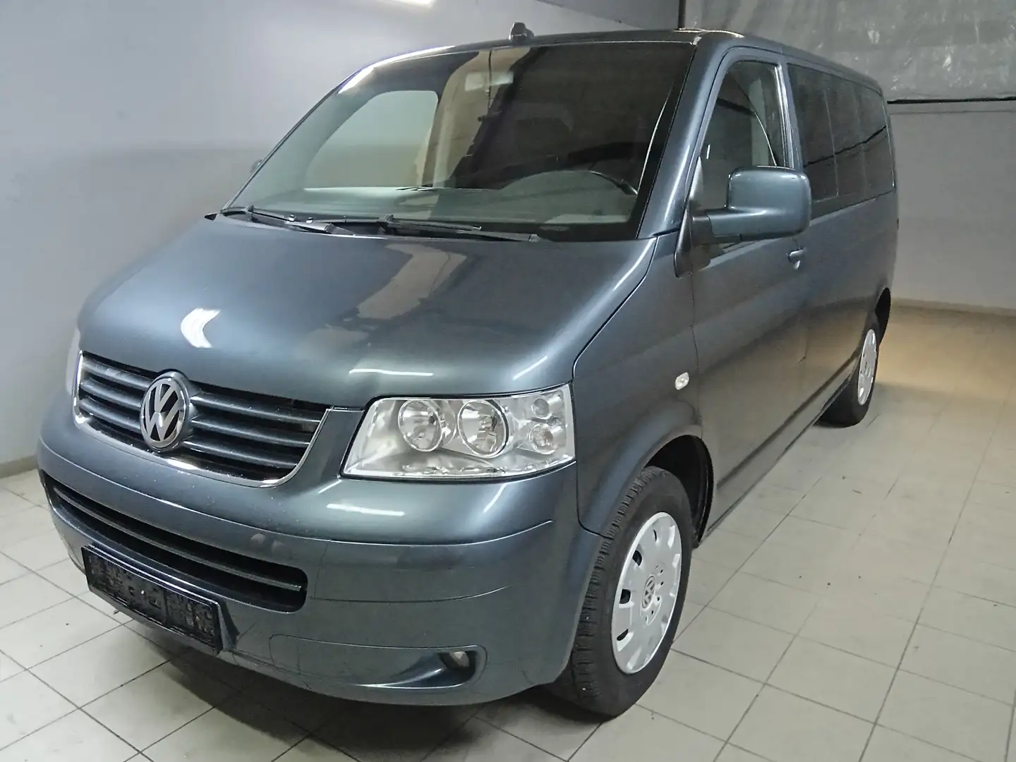 Volkswagen T5 Caravelle Caravelle Grau - 1