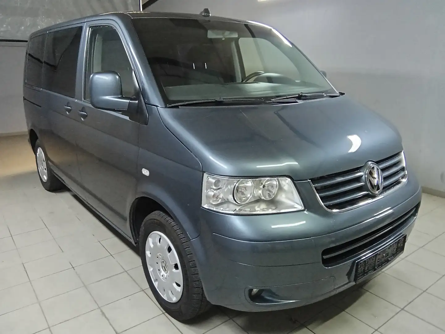 Volkswagen T5 Caravelle Caravelle Grau - 2
