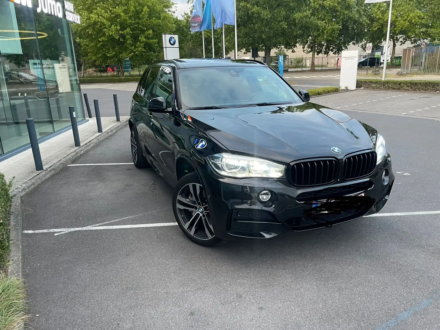 BMW X5 M M50d Sport-Aut. Zwart - 2