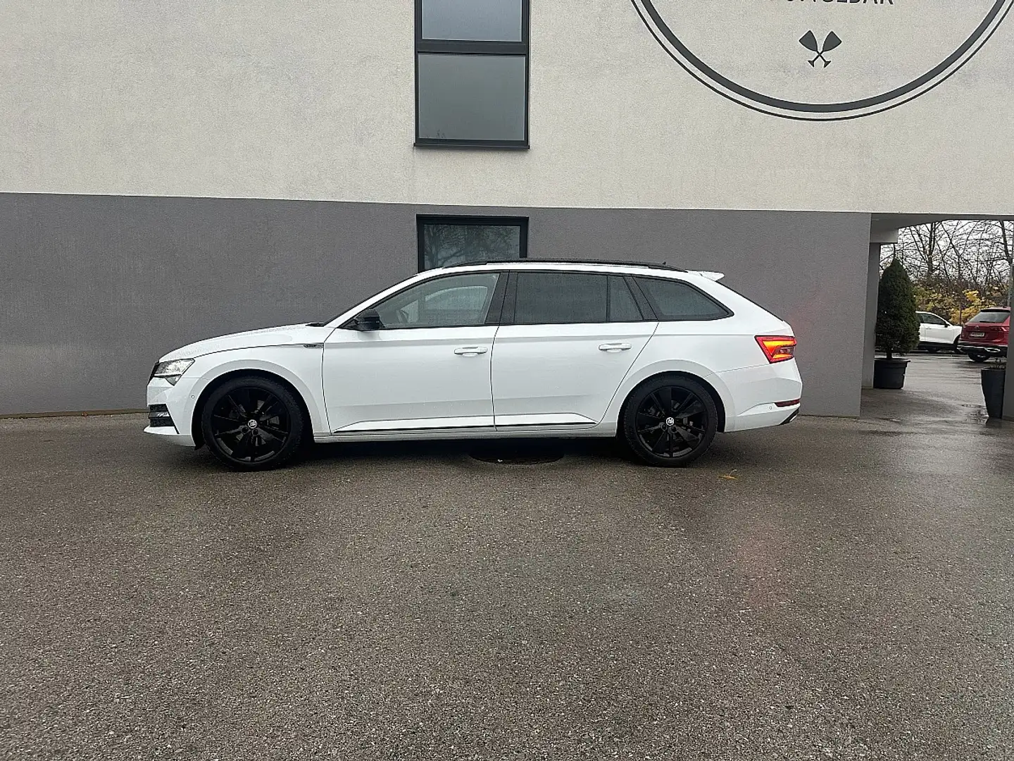 Skoda Superb Kombi 2,0 TDI Sportline DSG Top Ausstattung Weiß - 1