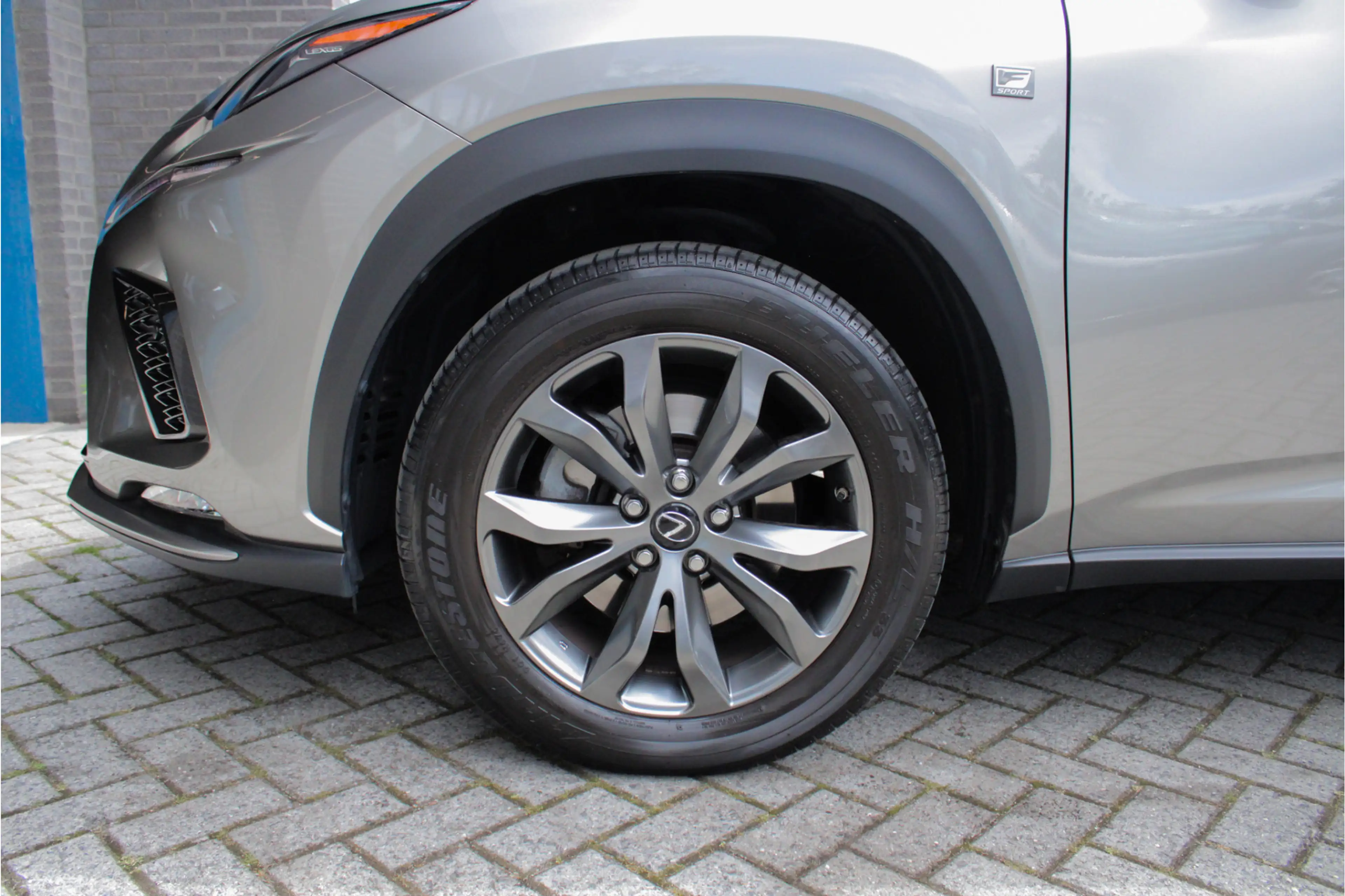 Lexus NX 300h AWD F Sport Premium |trekhaak|President Pack|pano| — photo 25