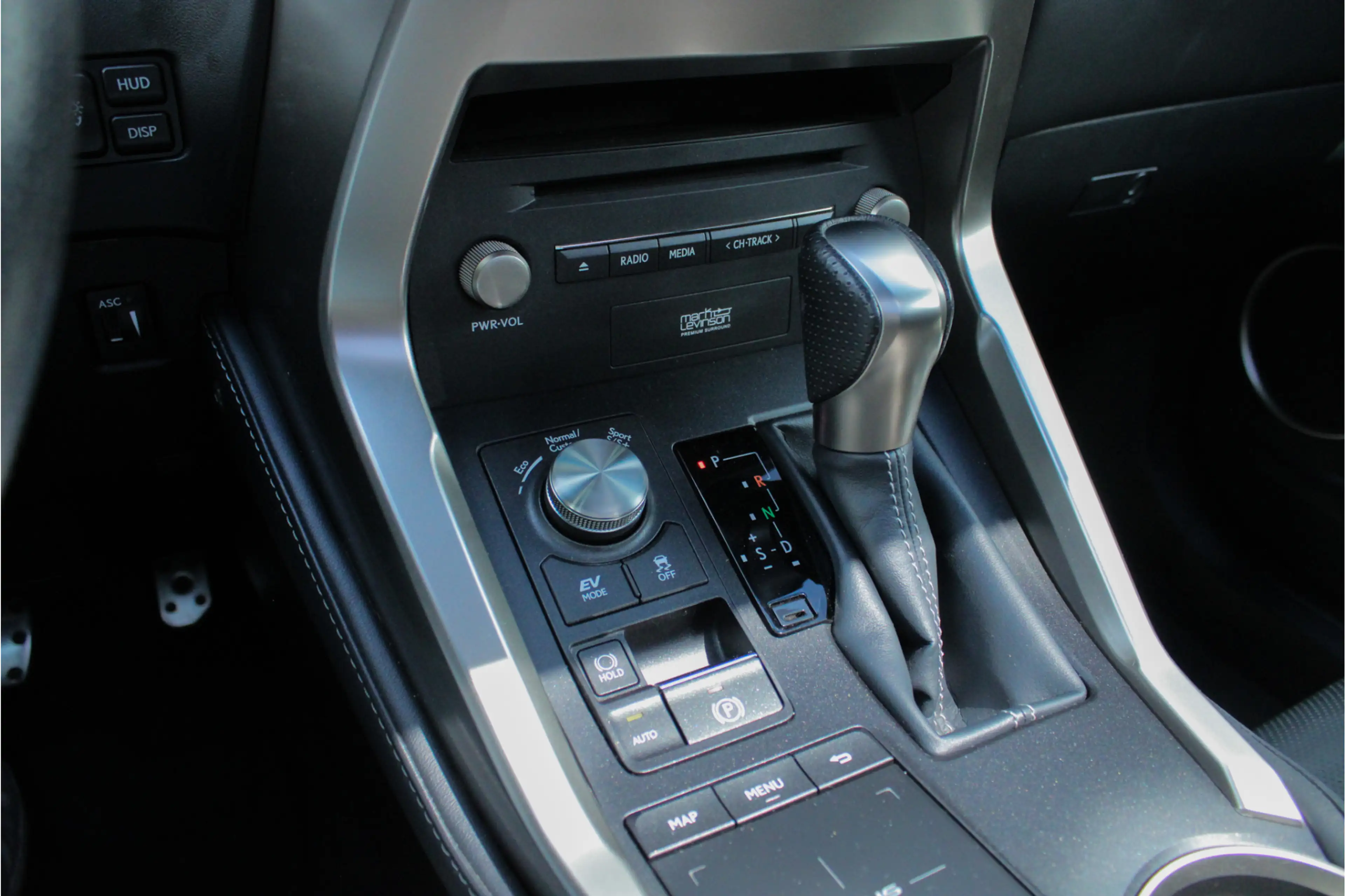 Lexus NX 300h AWD F Sport Premium |trekhaak|President Pack|pano| — photo 34