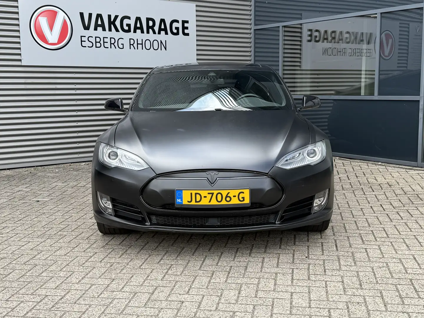 Tesla Model S 70D Base SCHUIFDAK,AUTOPILOT,LUCHTVERING Zwart - 2
