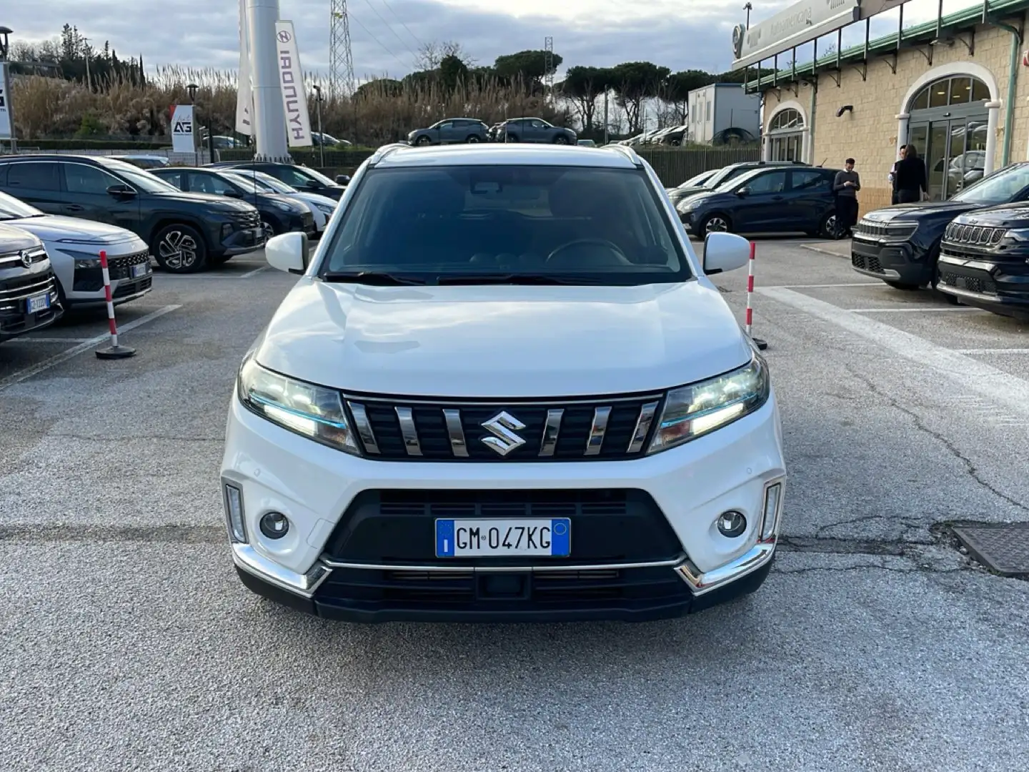 Suzuki Vitara 1.4 Boosterjet Hybrid Cool Weiß - 2