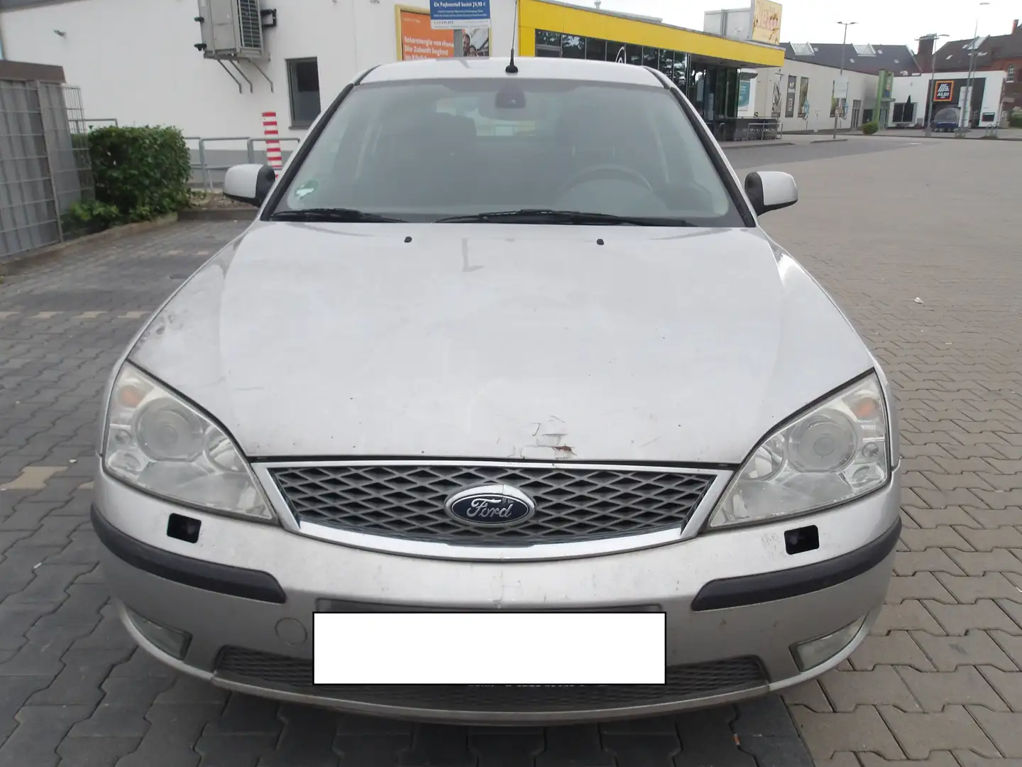 Ford Mondeo 1.8  Verkauf nur an Export Argent - 2