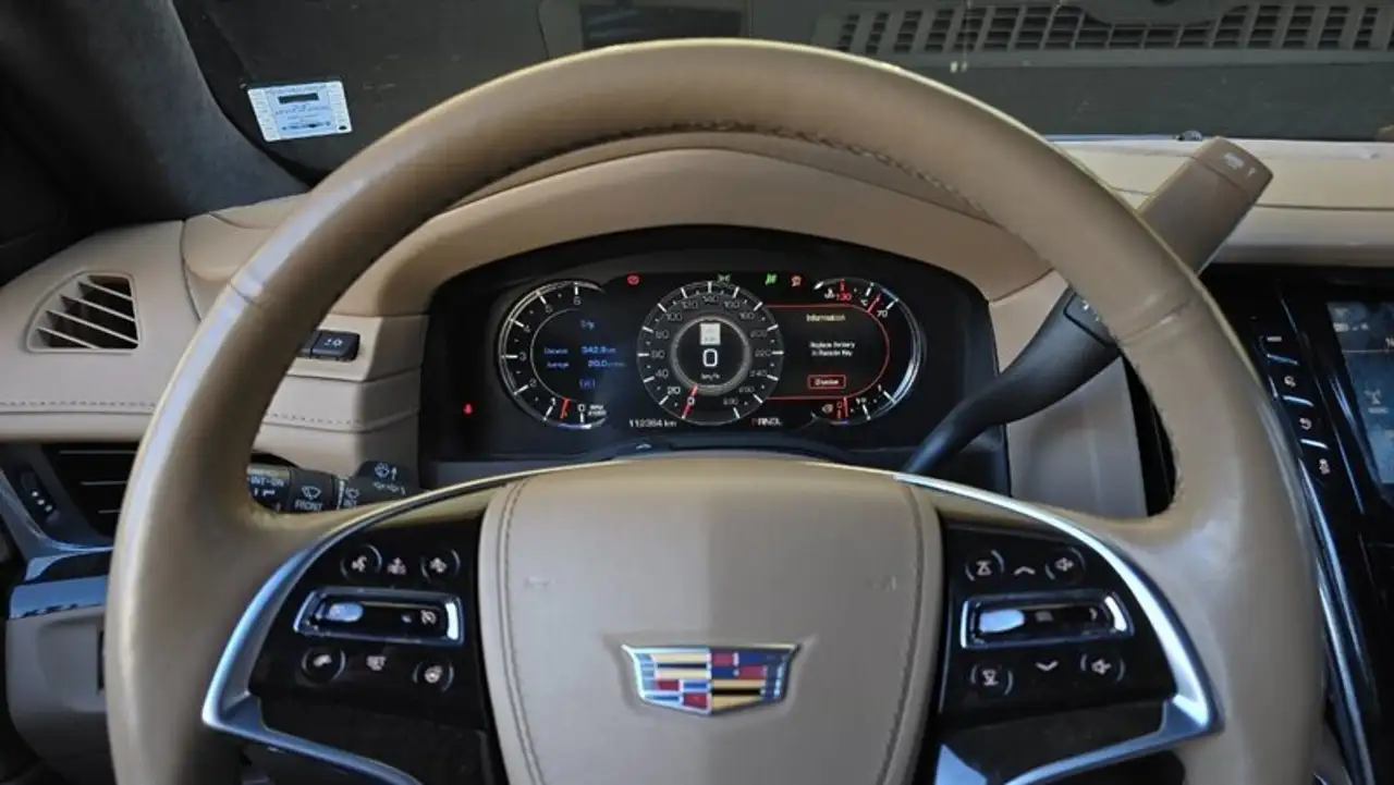 Cadillac Escalade снимка Cadillac Escalade