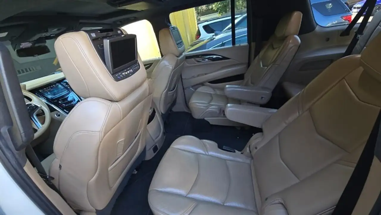 Cadillac Escalade снимка Cadillac Escalade