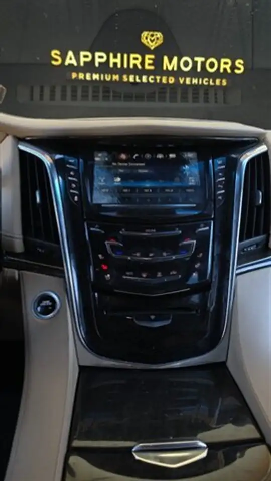 Cadillac Escalade снимка Cadillac Escalade
