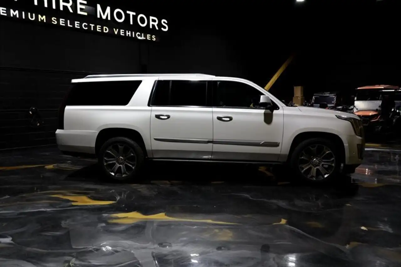 Cadillac Escalade снимка Cadillac Escalade