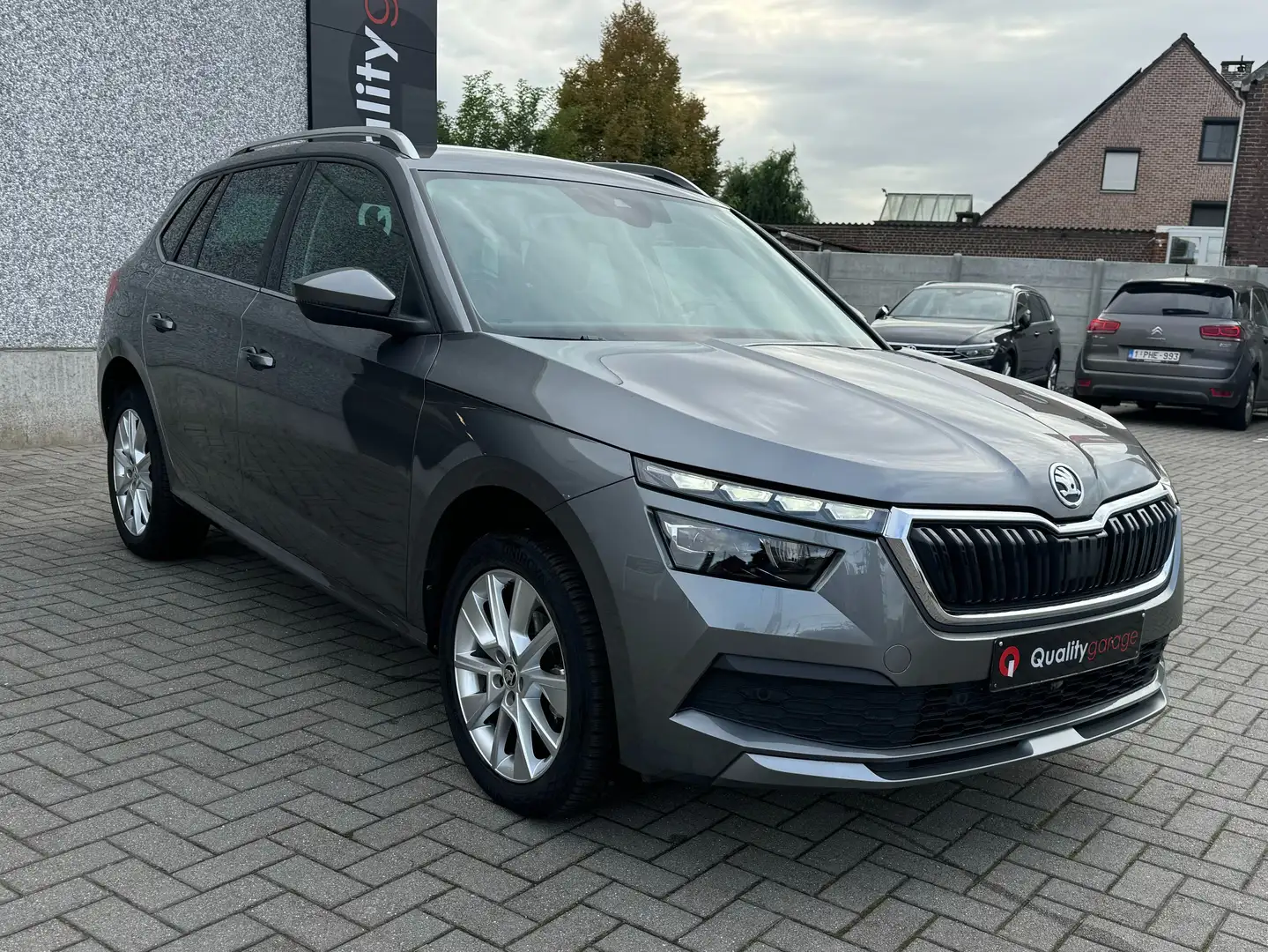 Skoda Kamiq 1.0TSI DSG/Navi/Digicockpit/Alu/Sensoren en Camera Grijs - 1