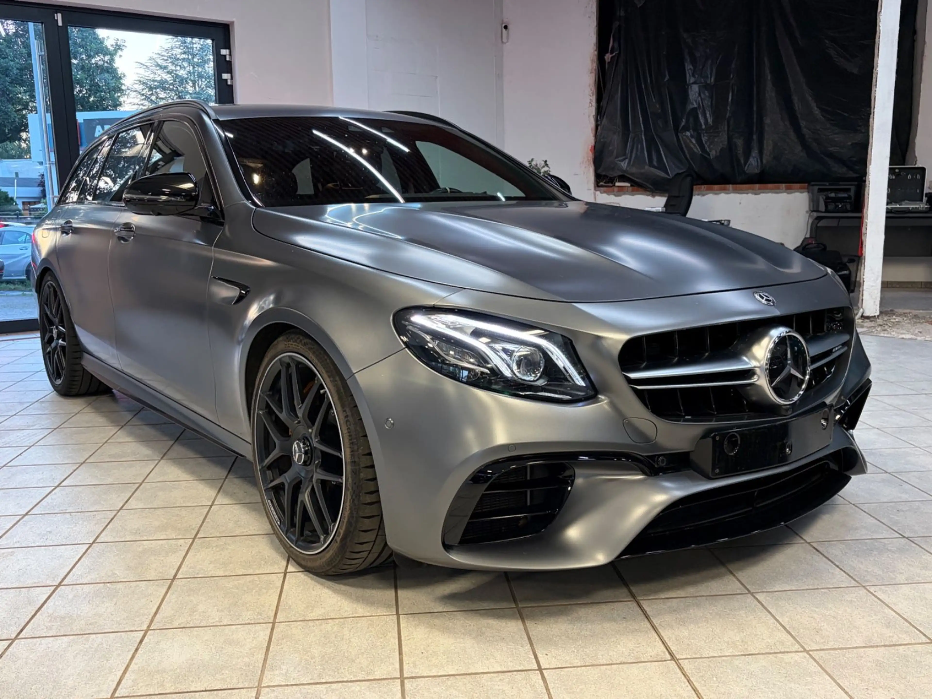 Mercedes-Benz E 63 AMG E 63 S AMG T-Modell 4Matic — photo 2