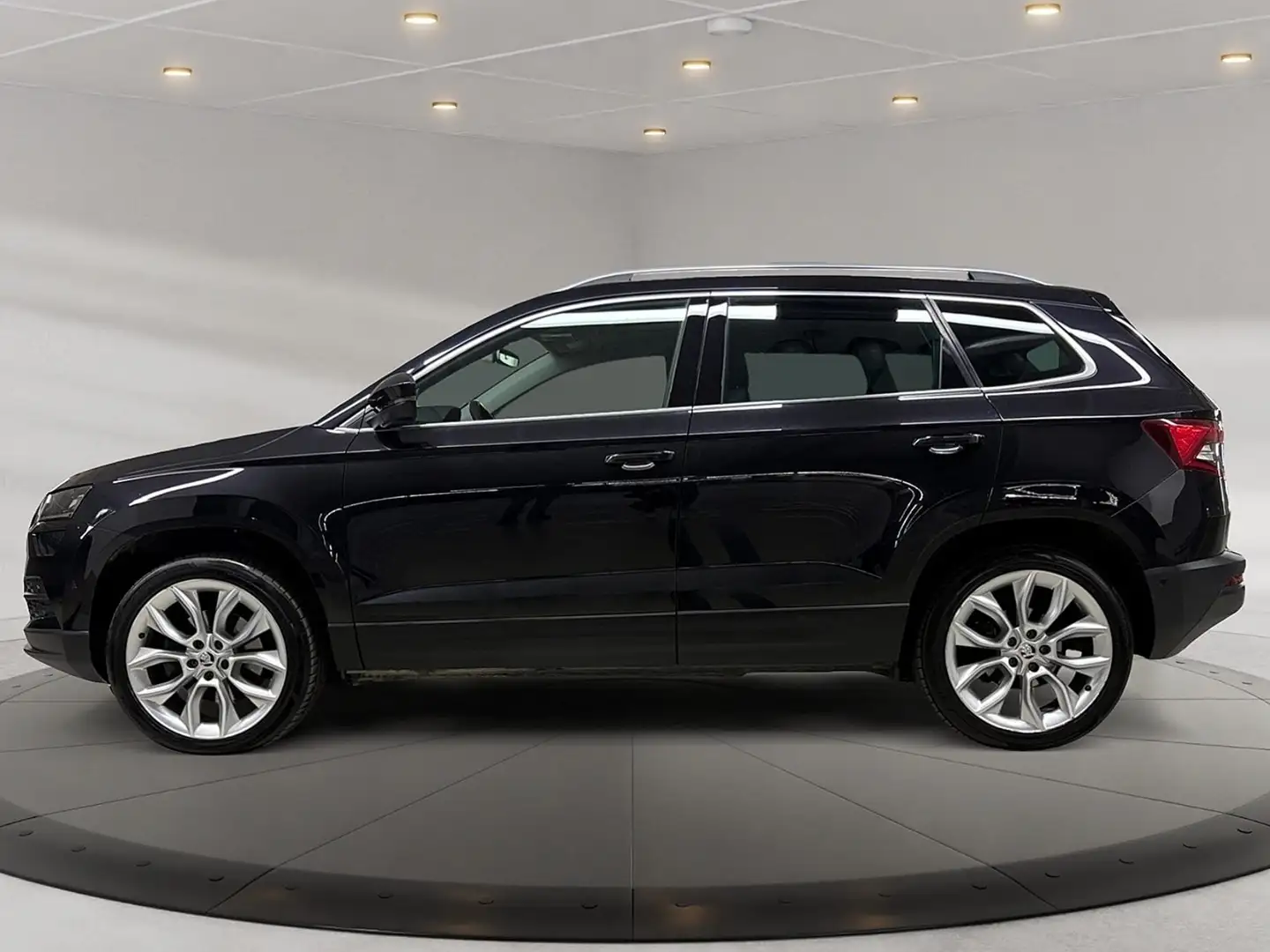 Skoda Karoq 2,0 TDI * 4x4 * PANO * STANDHZ * AHK * KAMERA * Negro - 2