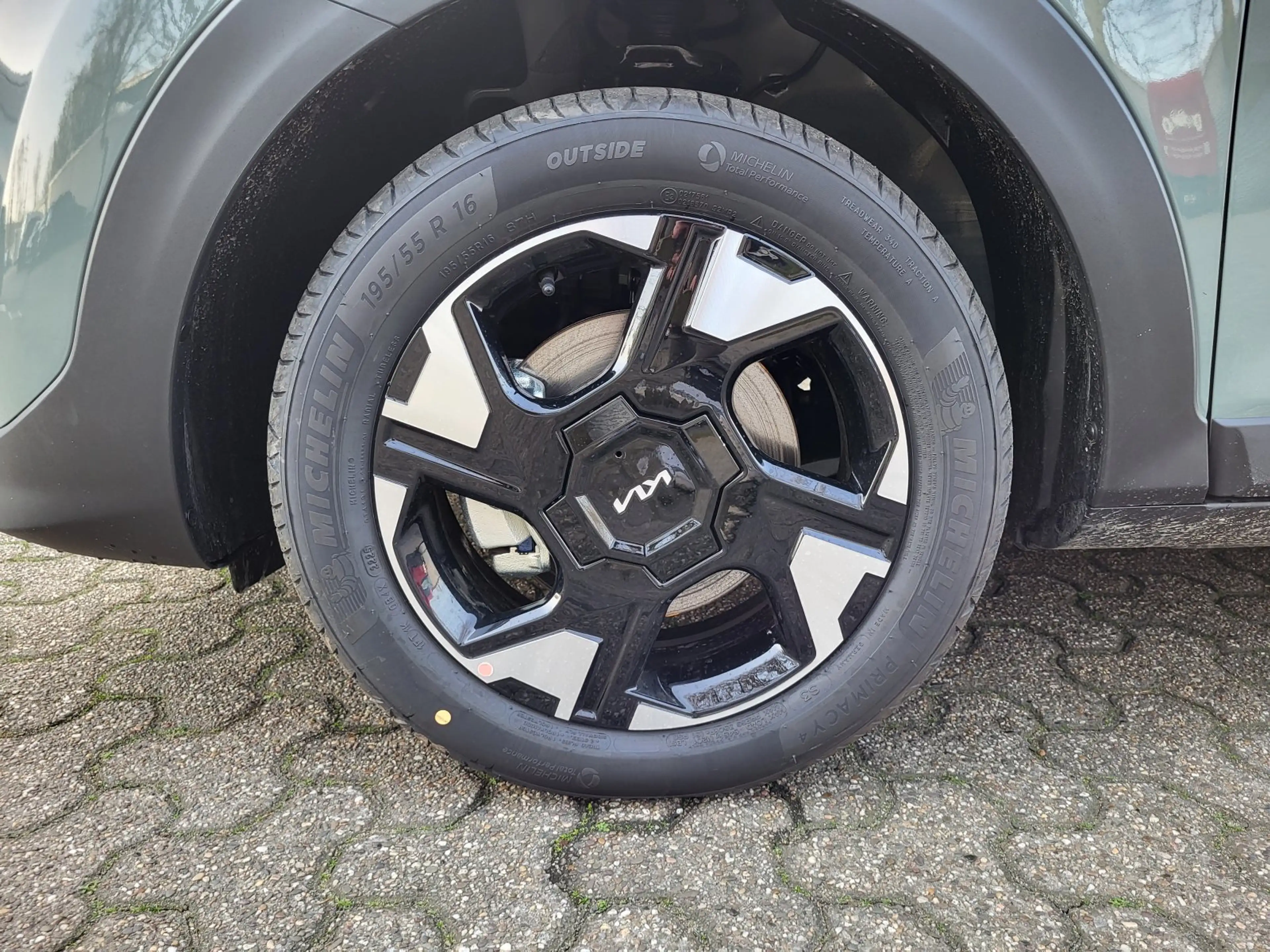 Kia Stonic 1.0 T-GDI 74kw 7DCT Spin|NAVI|APPLE|KLIMA|KAMERA — photo 6