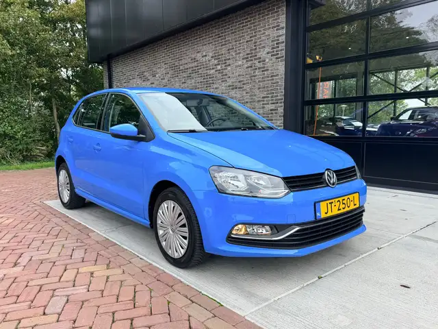 Volkswagen Polo view 5