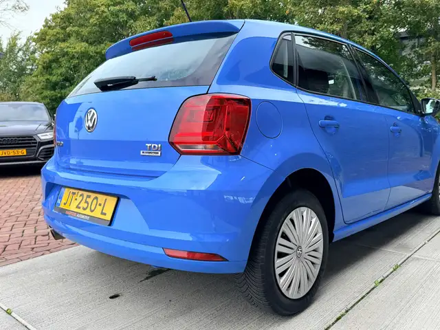 Volkswagen Polo view 9