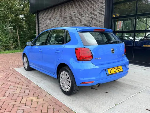 Volkswagen Polo view 8