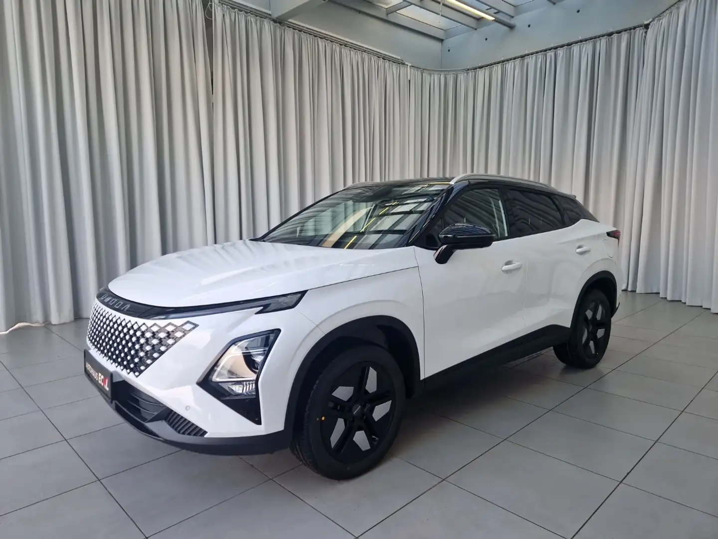 Omoda 5 HEV Premium Weiß - 2