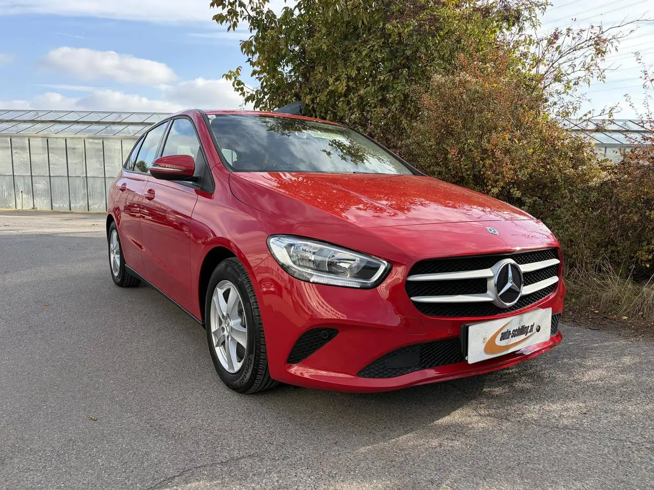 Mercedes-Benz B 180