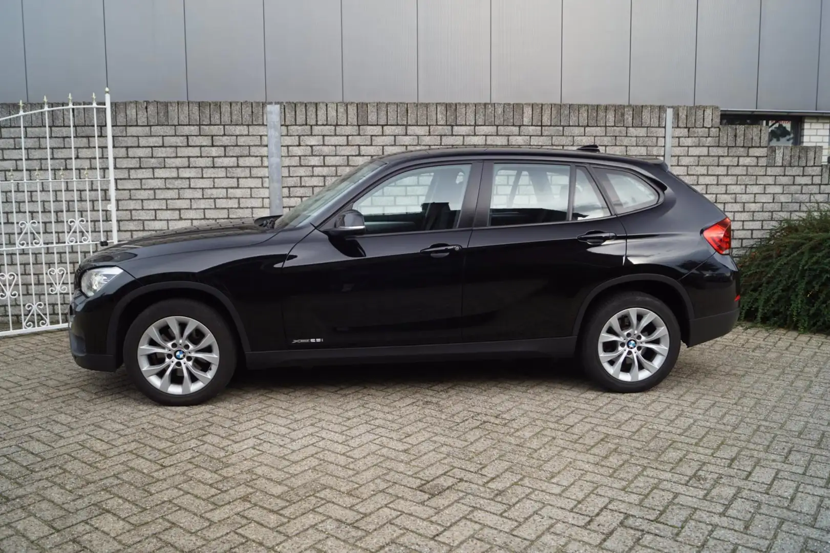 BMW X1 XDrive28i High Executive Autom 245 PK Navi Xenon C Black - 2