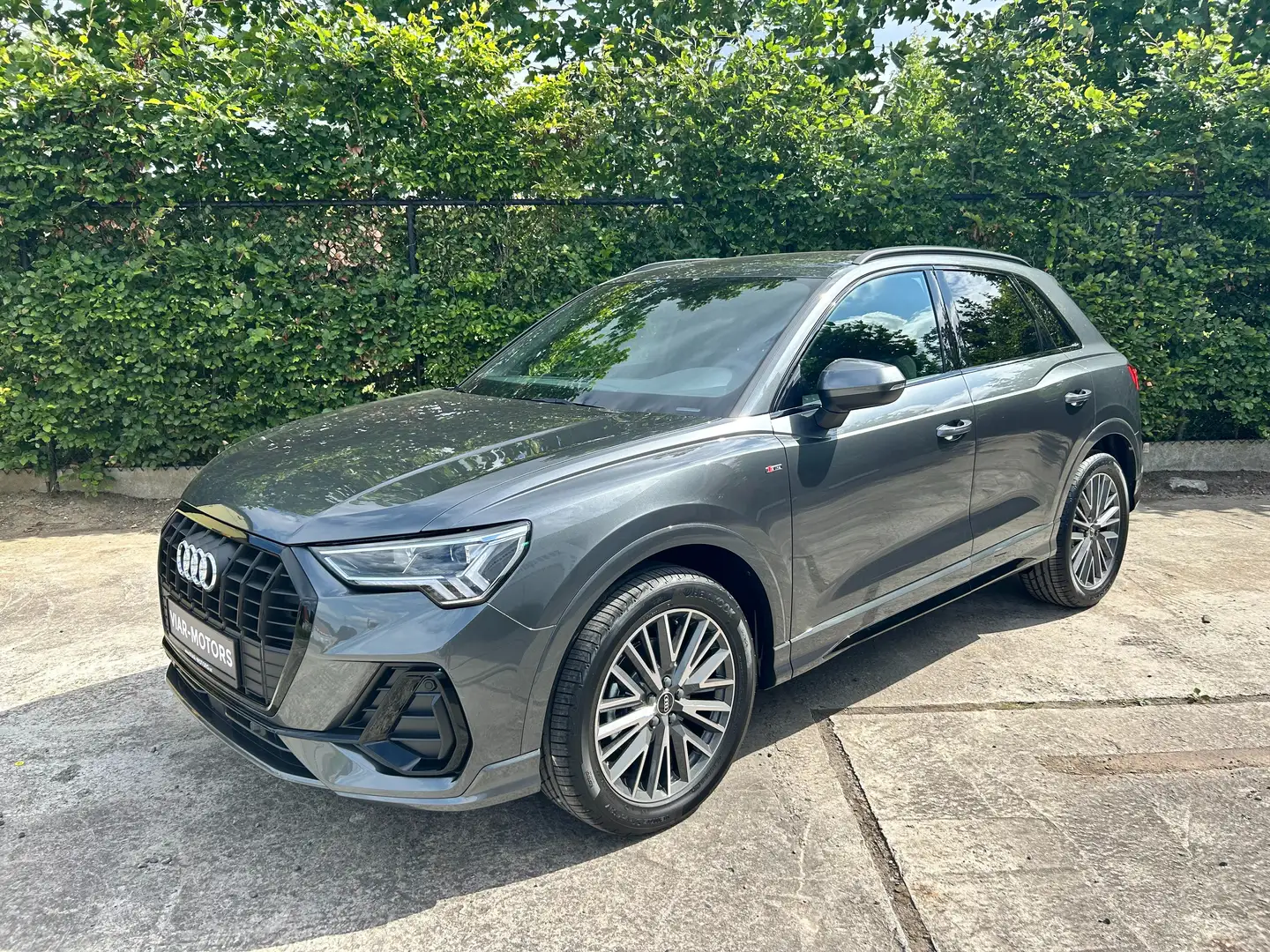 Audi Q3 Q3 35 TFSI S tronic S line-Platinum-Business Gris - 1