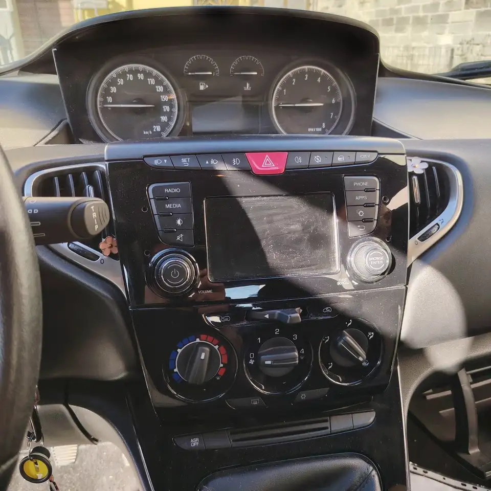 Lancia Y, foto 5