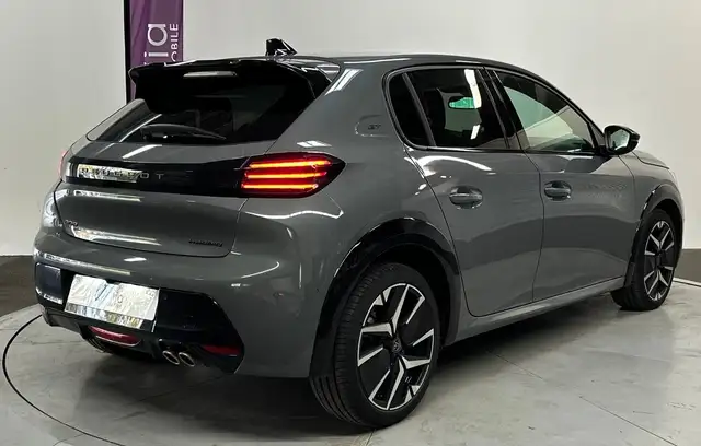 Peugeot 208 view 5