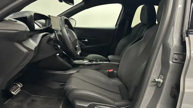 Peugeot 208 view 10