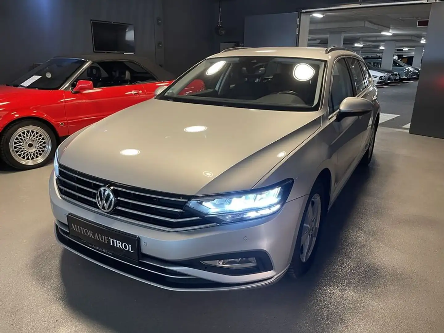 Volkswagen Passat Business Silber - 1