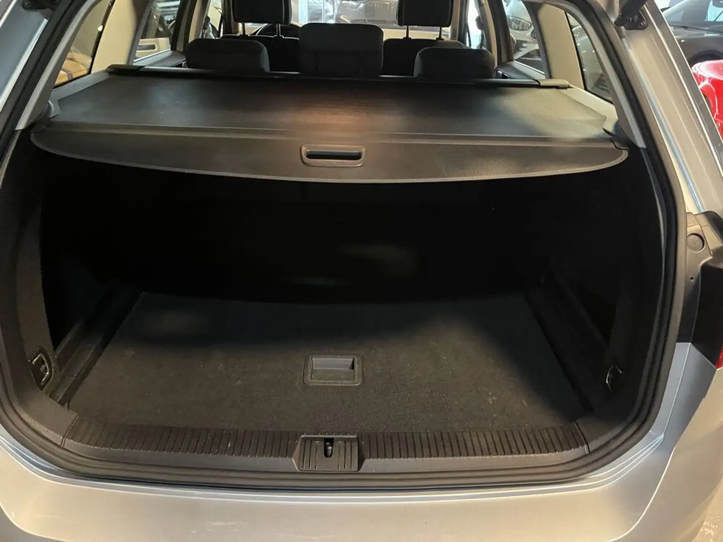 Volkswagen Passat Business Silber - 2