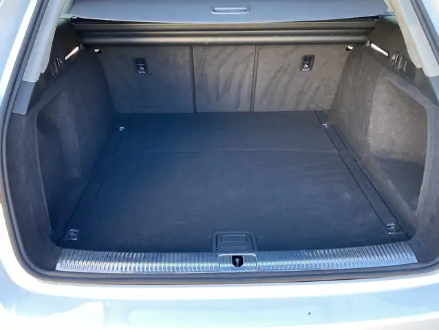Audi A4 view 12