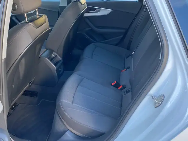 Audi A4 view 11