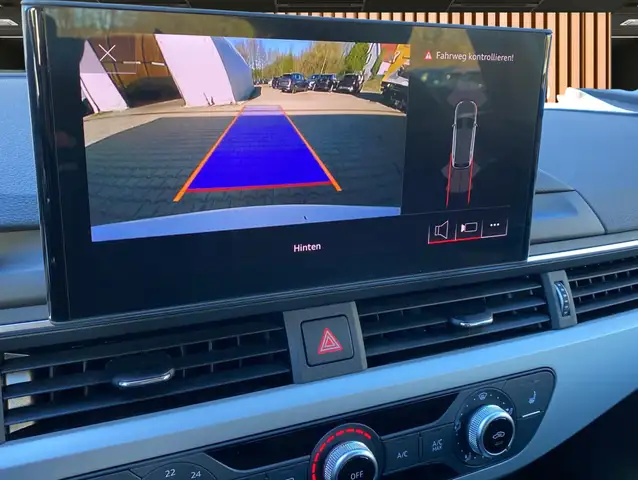 Audi A4 view 4