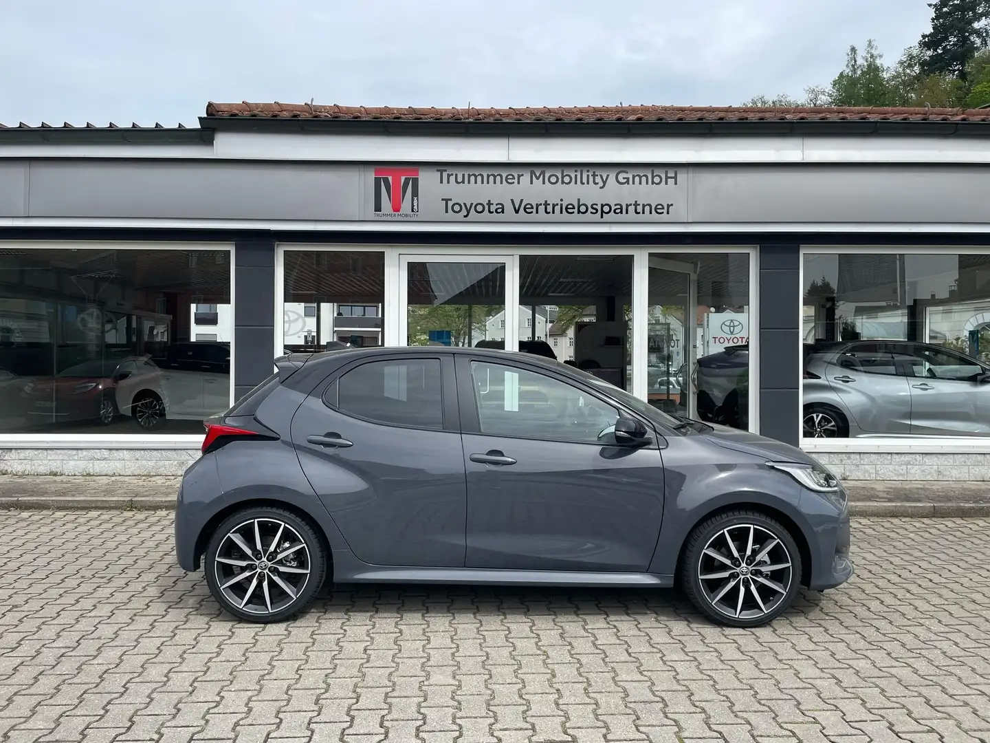 Toyota Yaris Hybrid 130 1.5 VVT-i GR SPORT I JBLI HEAD-UP I Gris - 2