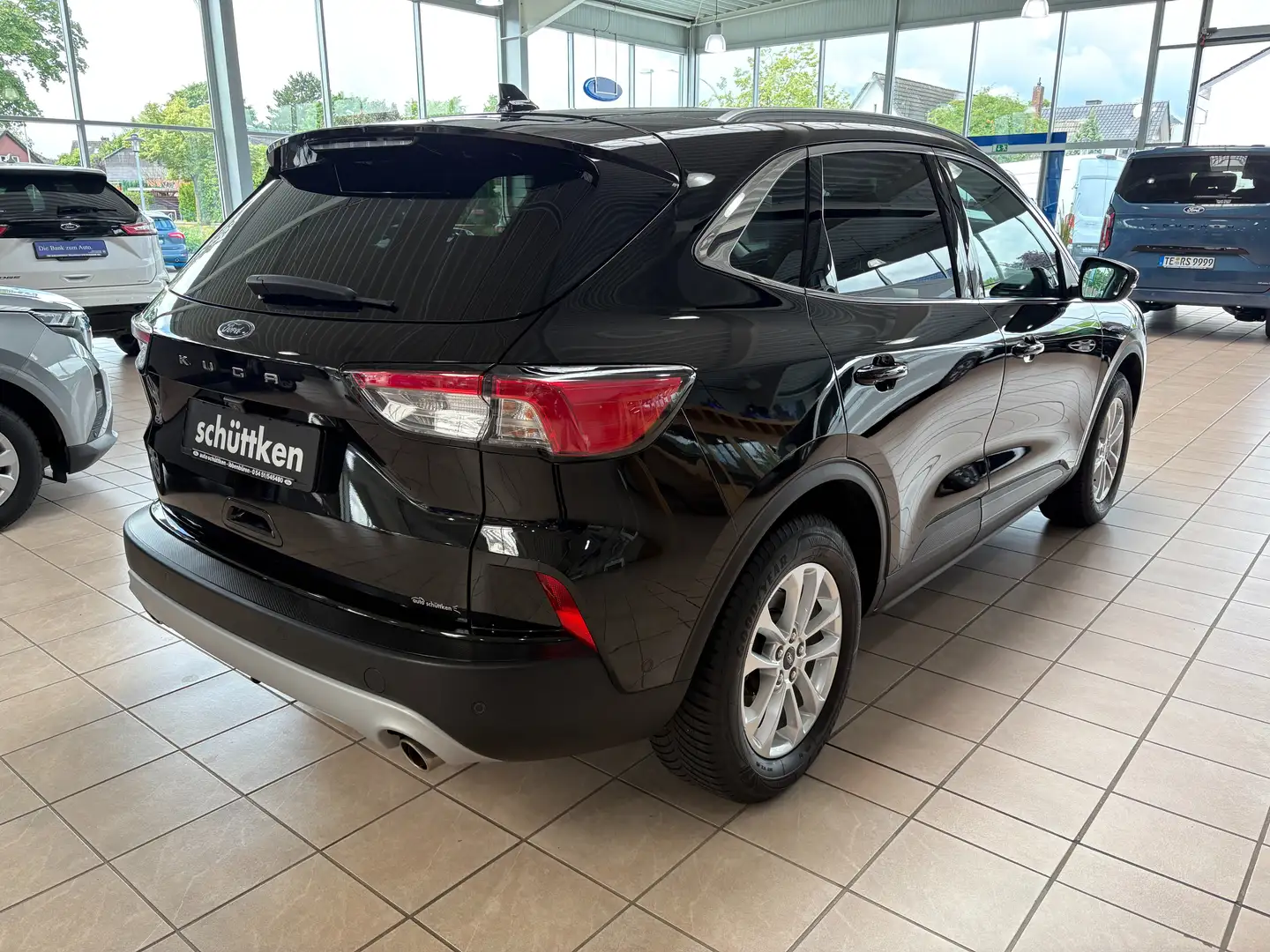 Ford Kuga 1.5 EcoBoost Titanium ACC, ToWi, NAVI, 2xCAM, WiPa Schwarz - 2