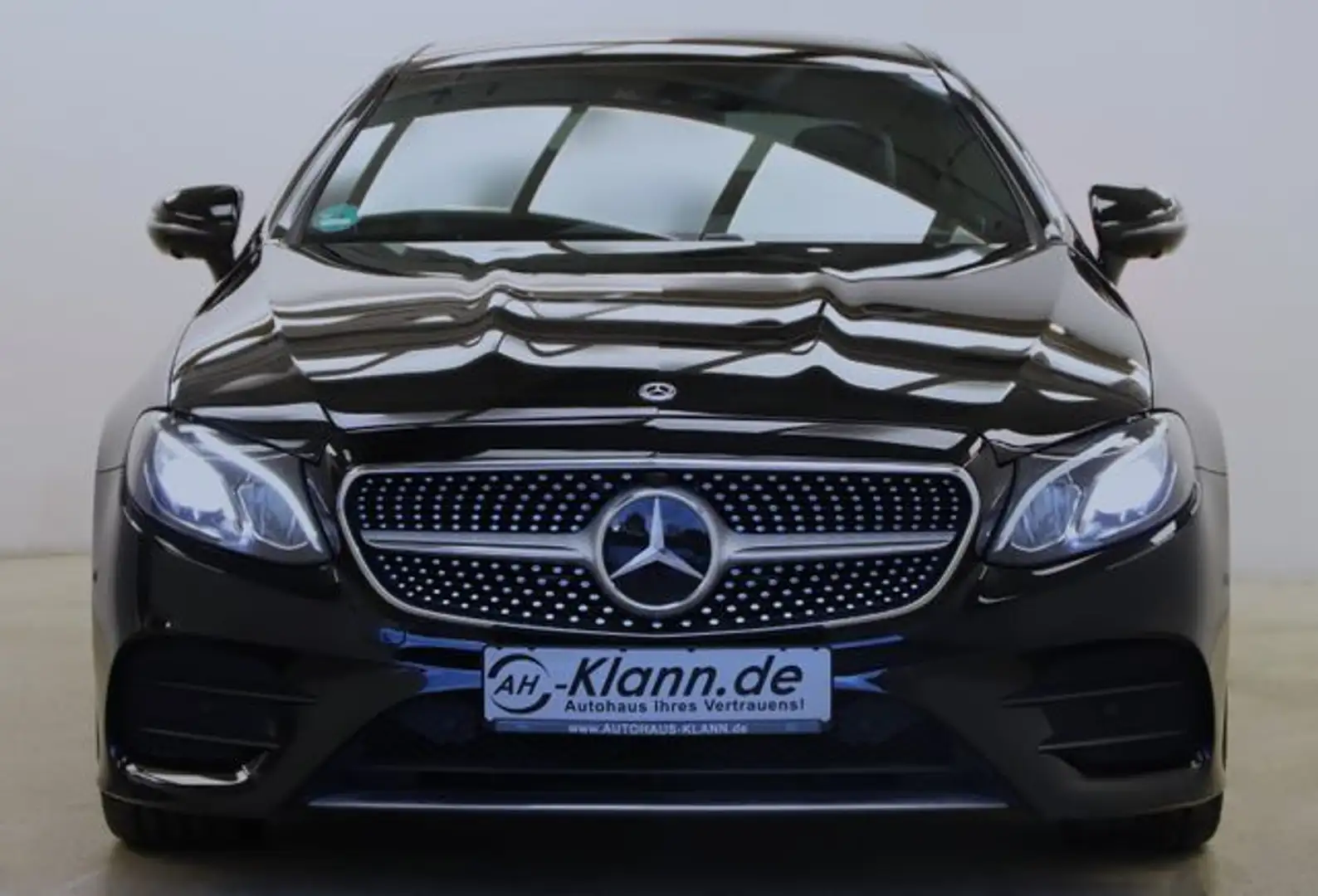 Mercedes-Benz E 200 211PS Coupe AMG Line Memory Burmester Pano Negru - 2